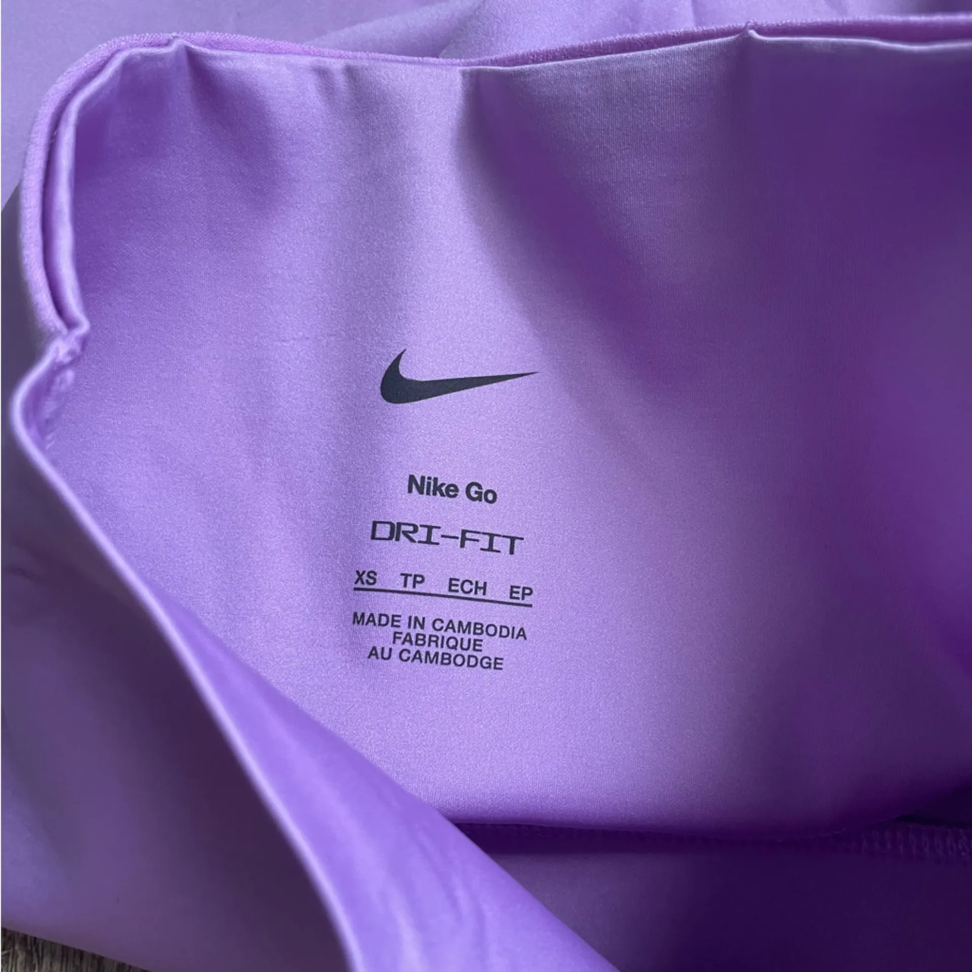 NWT Nike Go Women's Firm-Support High-Waisted 8" Biker Shorts with Pockets XS - Image 4