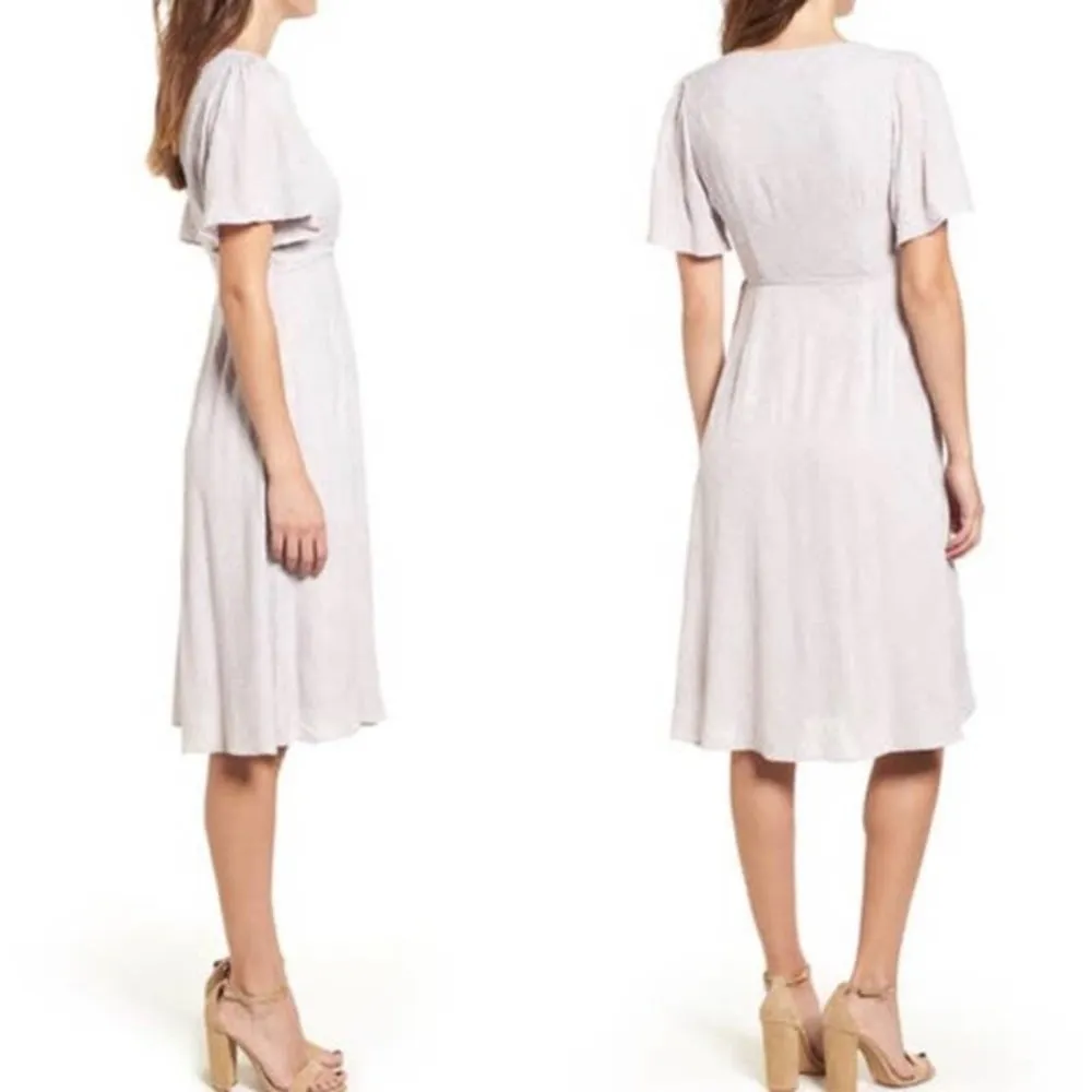 ASTR The Label | Small | Grey Lilac Textured Short Sleeve Wrap Midi Dress - Image 3