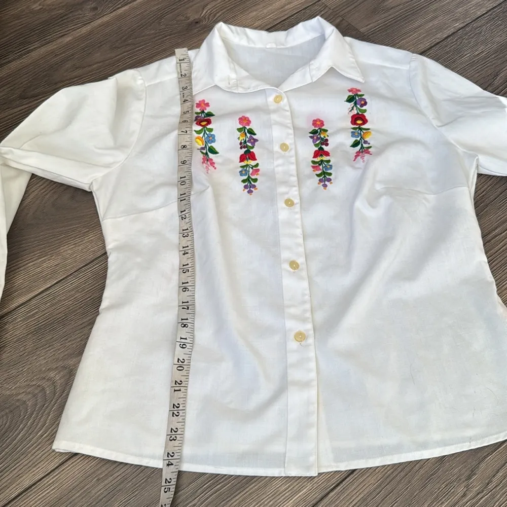 Vintage white button down with floral embroidery size 46 - Image 13