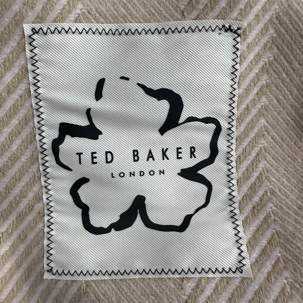 Ted Baker Women's Oversized Hety Herringbone Scarf Pink & Tan - Image 6