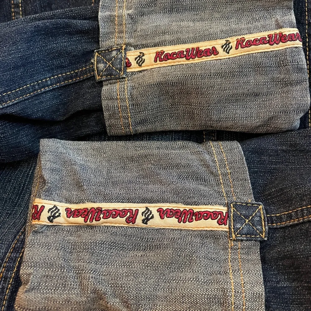 Rocawear Y2K women’s denim jacket with wide 5.5” cuffs & oversized buttons. Sz M - Image 11