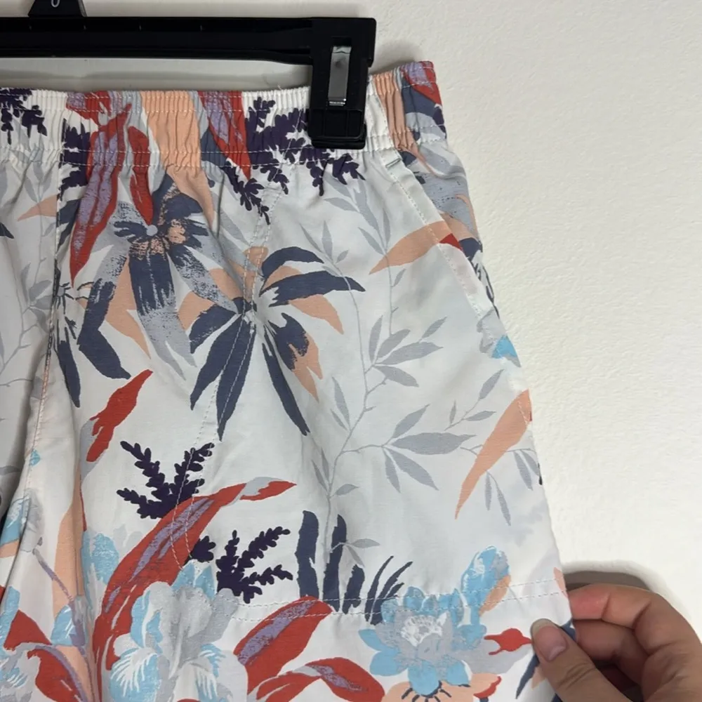 Columbia women’s Sandy River Ii Floral Print Stretch Shorts Omni-Shade Size S - Image 4