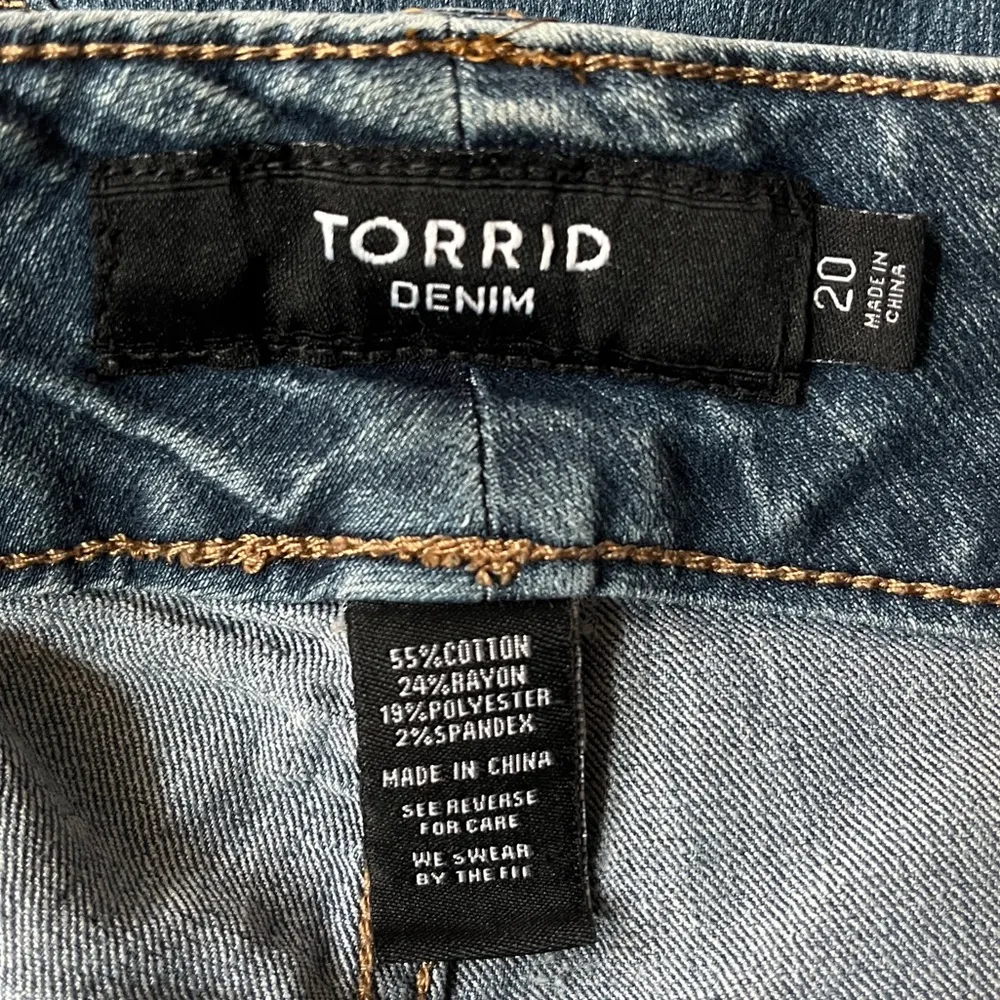 Torrid  Capri Jeans Blue Size 20 - Image 3