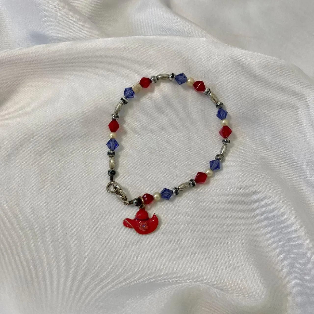 Early 2000's Blue Red Beaded Hat Charm Bracelet 7.5" Silver - Image 3