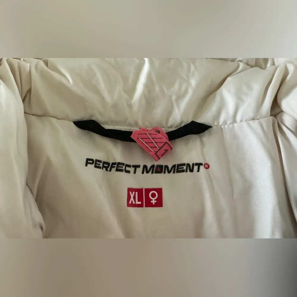 PERFECT MOMENT WOMEN’s
Queenie ski jacket size XL Red - Image 2