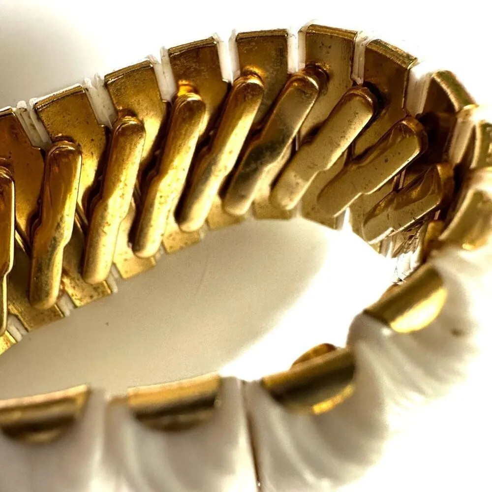 vintage white thermoset gold tone rope design expansion bracelet White - Image 4