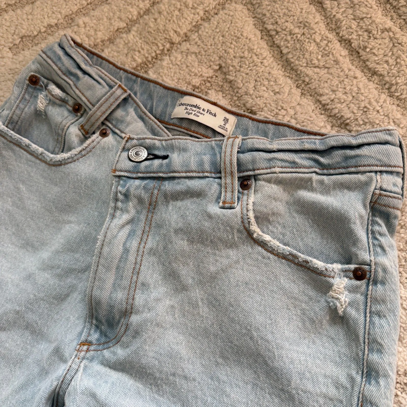 Abercrombie & Fitch The Dad Short High Rise Size 26 - Image 3