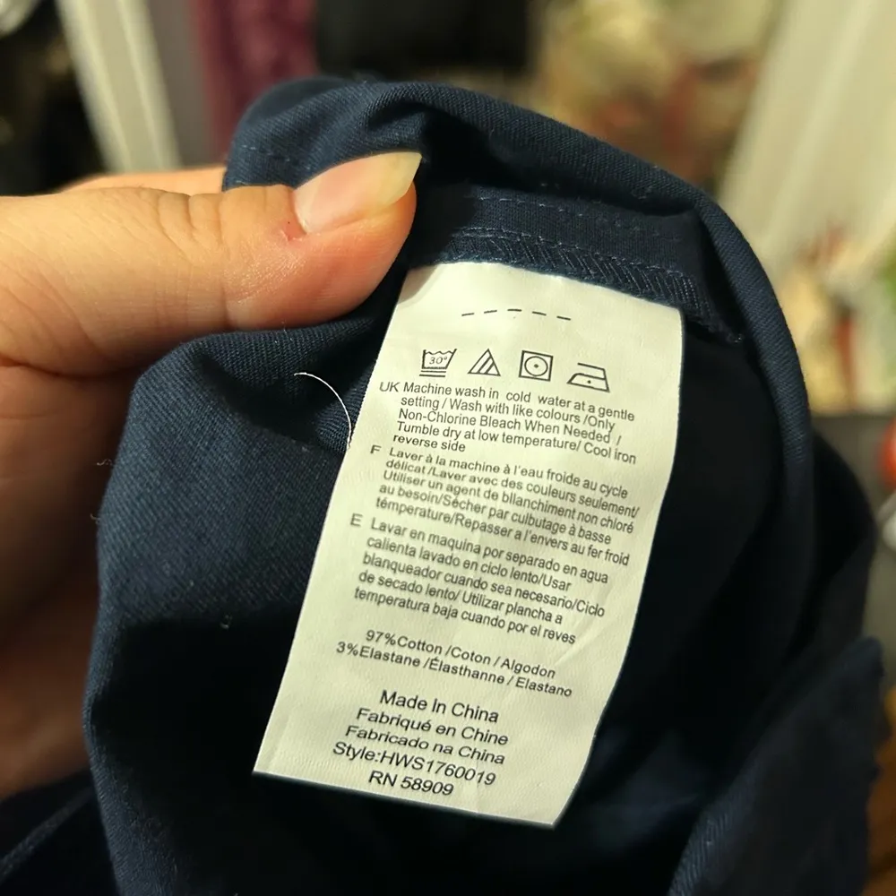 NWT H HALSTON FRONT SLIT CROPPED ANKLE PANTS - Image 5