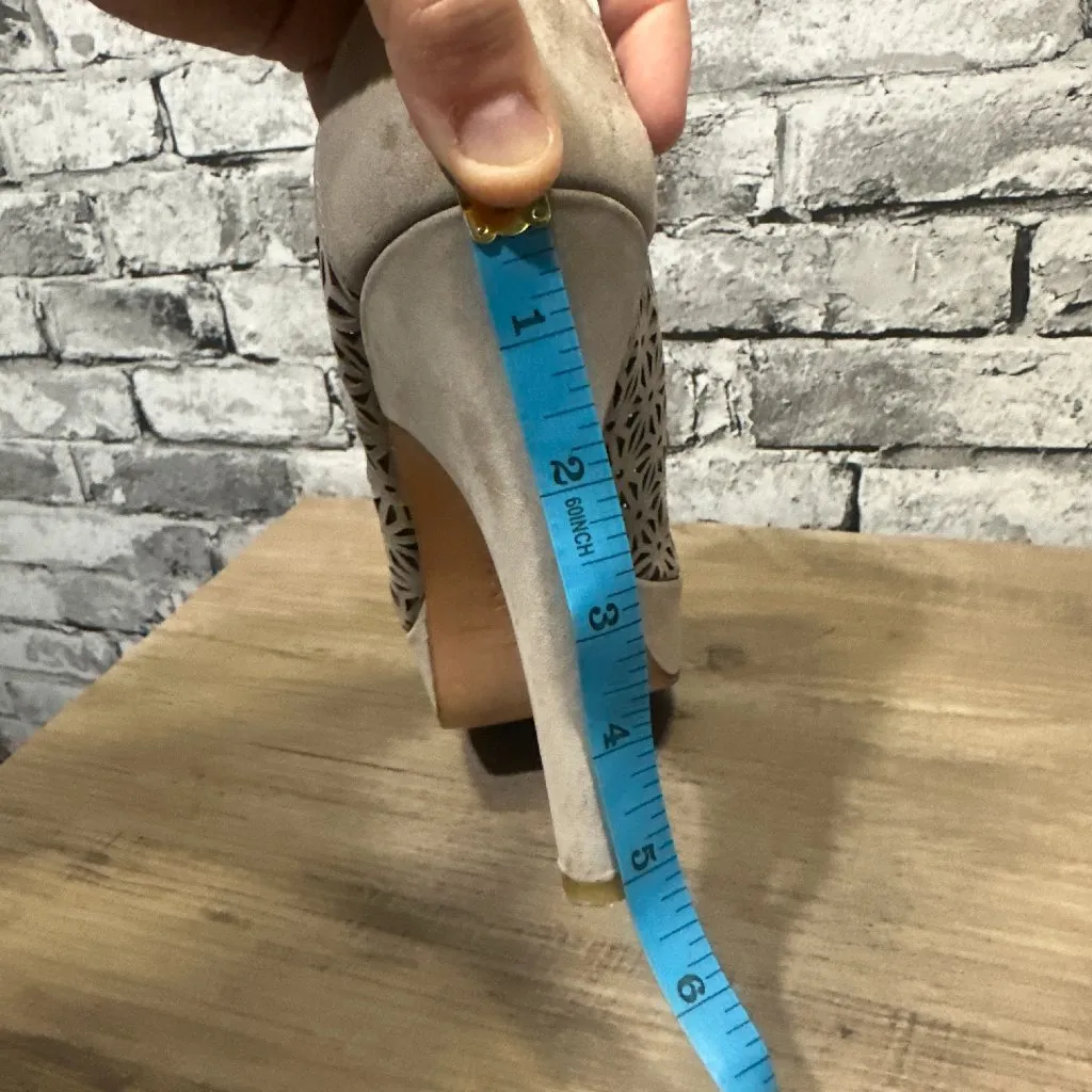 NWT Kelsi Dagger Warm Gray Heels Size 10 IN BOX - Image 9