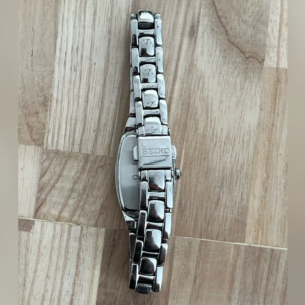 Seiko Solar Ladies Watch Stainless Bracelet Rectangular Black Dial - Image 10