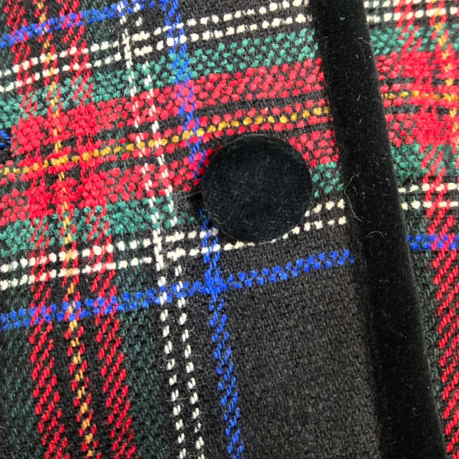 Vintage 90s Black Red Tartan Plaid Wool Blend Velvet Trim V-Neck Blazer Size 4 - Image 5