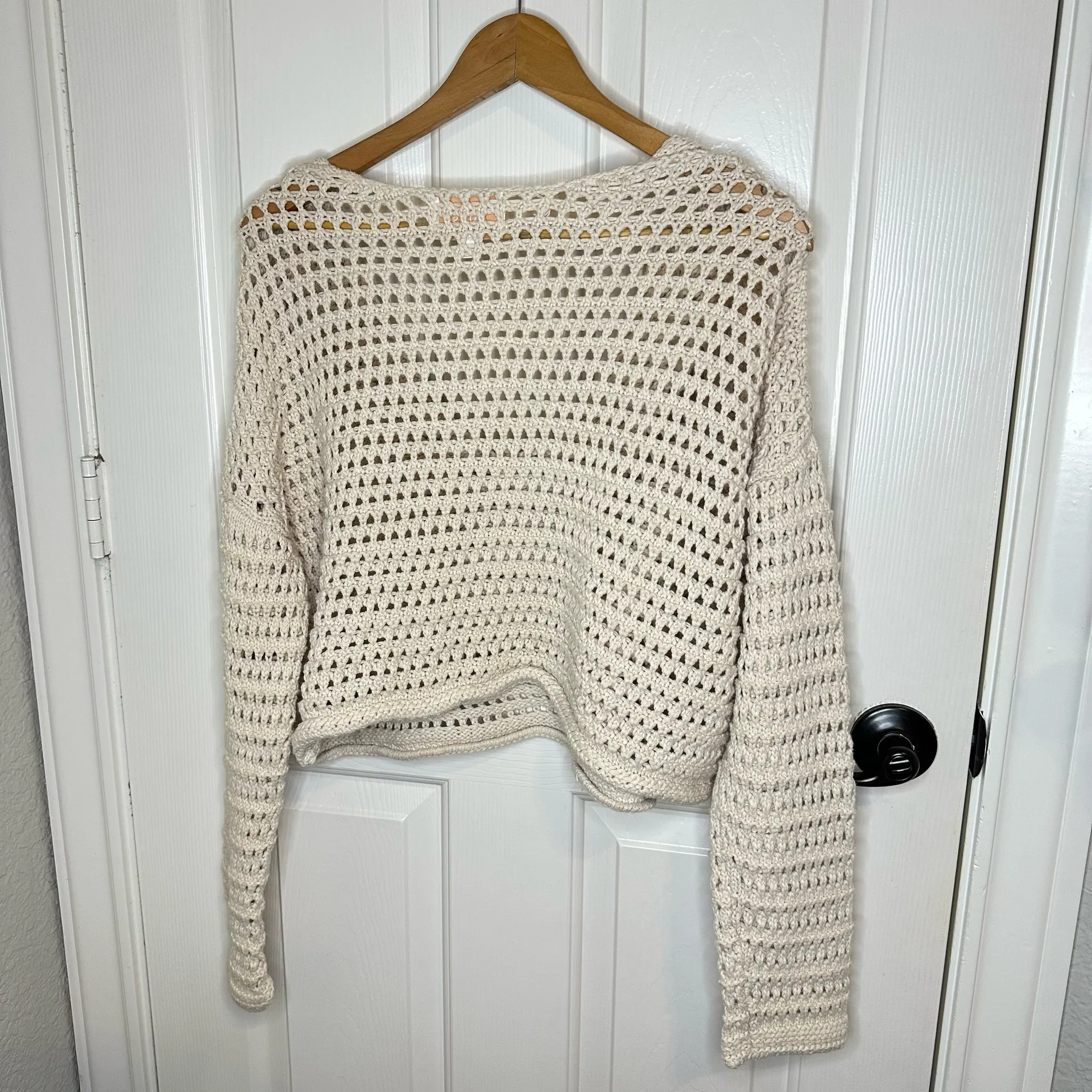 Audrey Parks X Francesca’s Beige Elianna Crochet Lace Up Cropped Sweater - Image 4