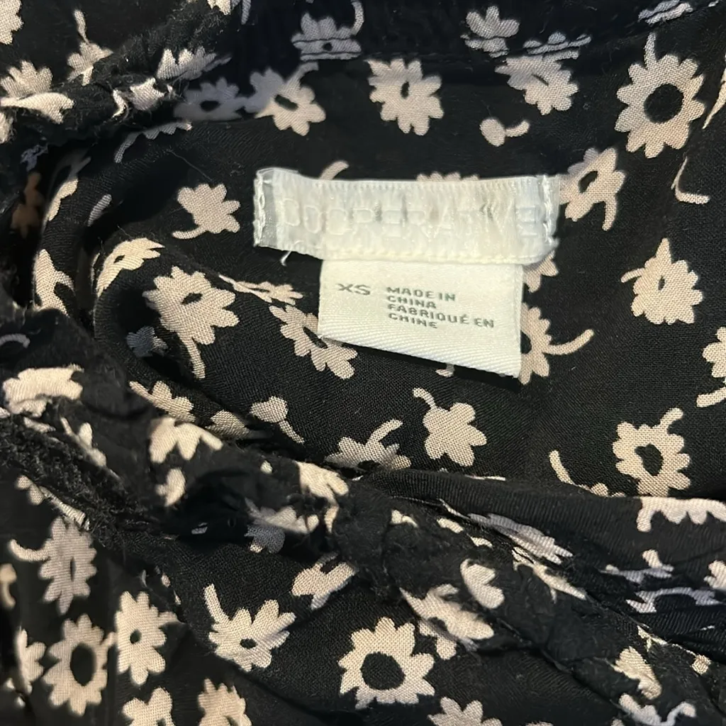 3/$15 COOPERATIVE long sleeve floral blouse - Image 5