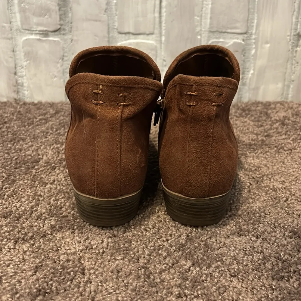 SO Meme Block Heel Ankle Boots Size 8 Chestnut Brown - Image 6
