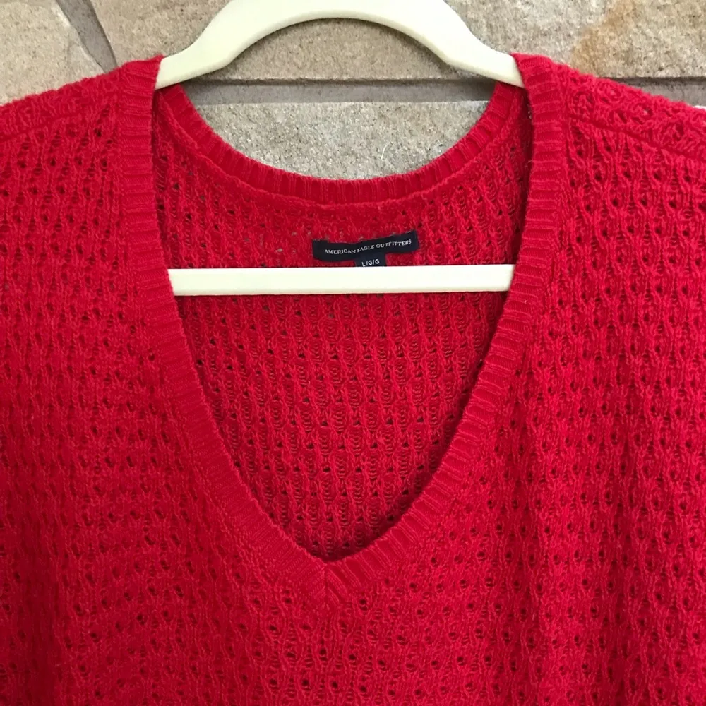 American Eagle outfitters Red V Neck Tight Knit Sweater Long Sleeve Xmas large - Image 3