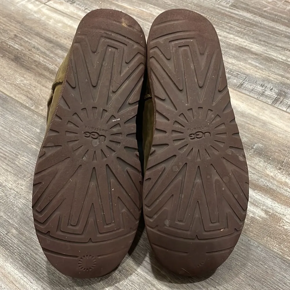 UGG  Classic Mini Leather Bomber Boot - Image 9