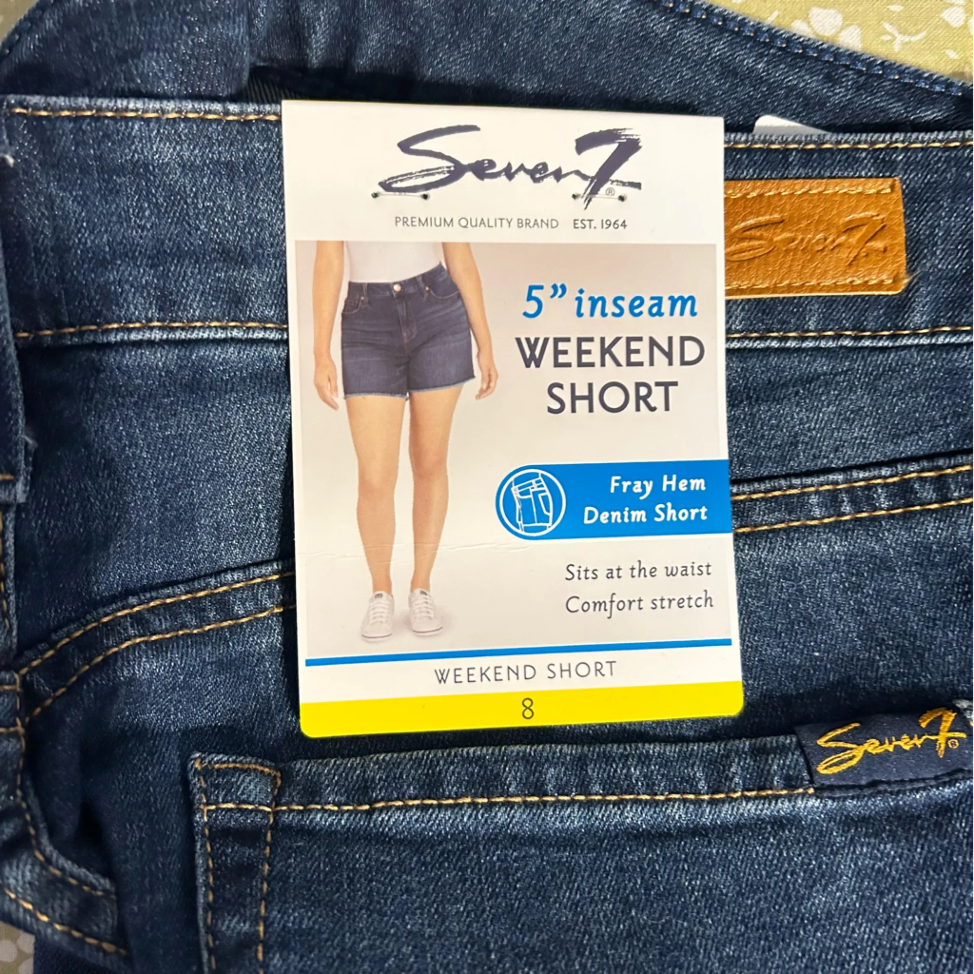 NWT Seven7 Jeans Weekend Shorts Size 8 | Frayed Hem Denim Mid-Rise - Image 5