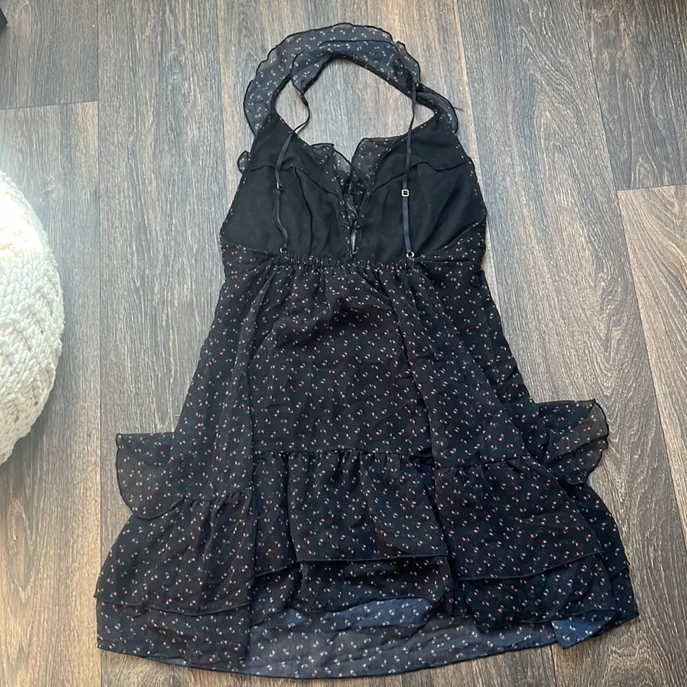 VICTORIAS SECERT FLORAL DRESS - Image 3