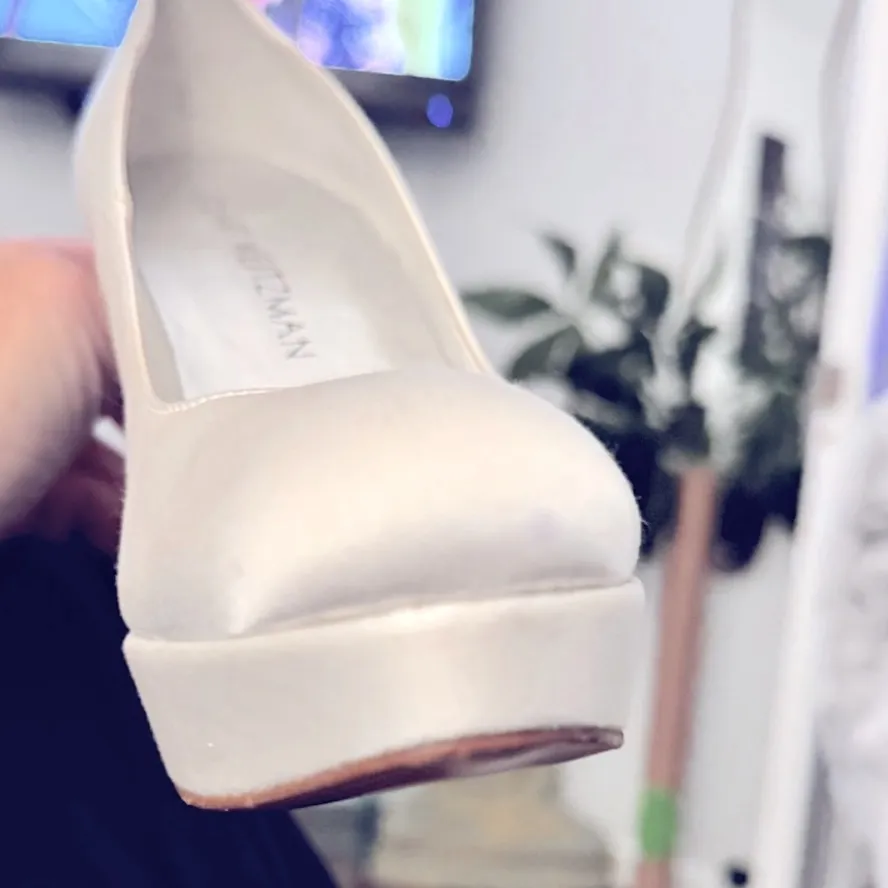 Stuart Weitzman White Satin Platform High Heels - Image 9