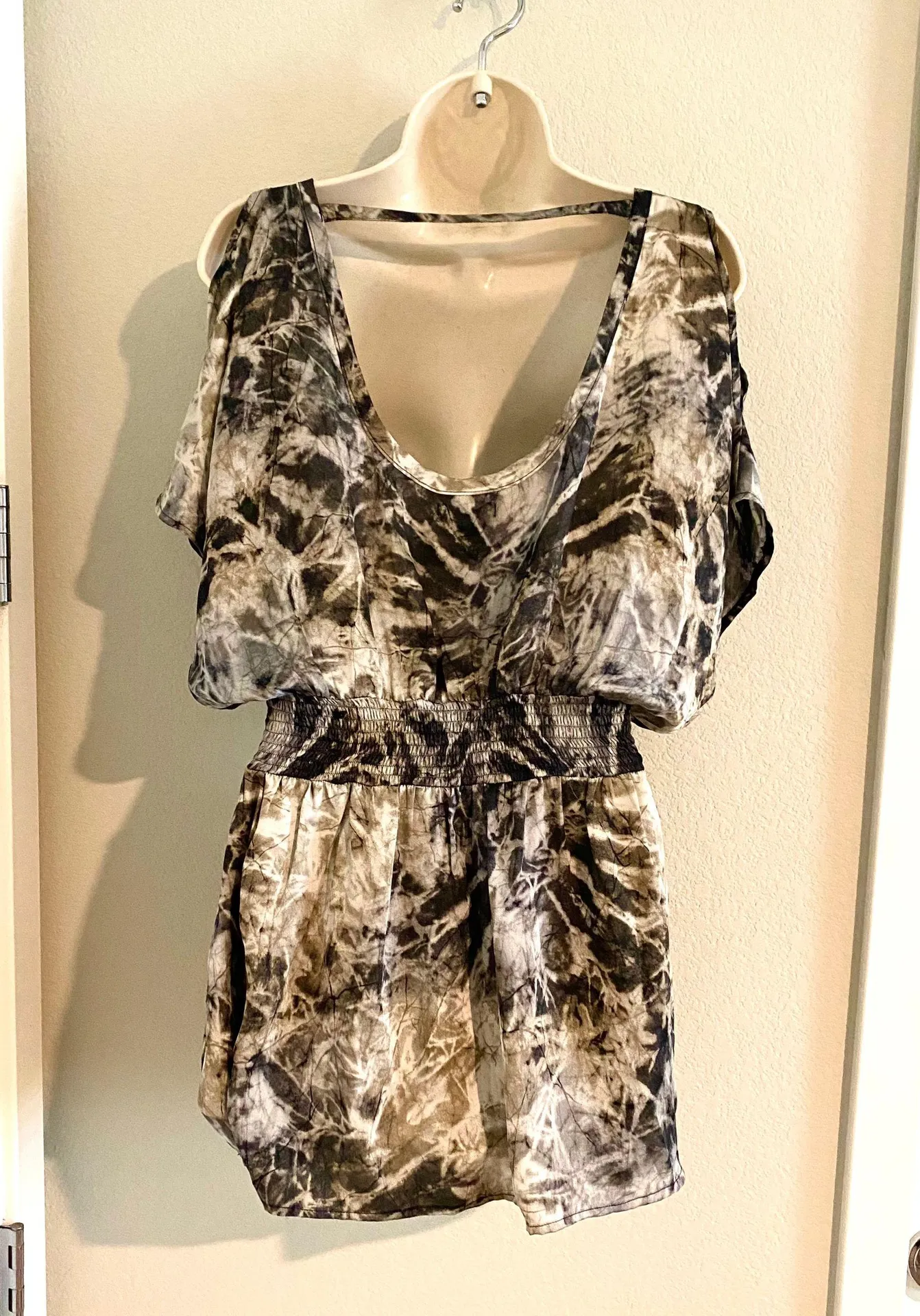 NWOT  lightweight studded dress. Sz S - Image 2