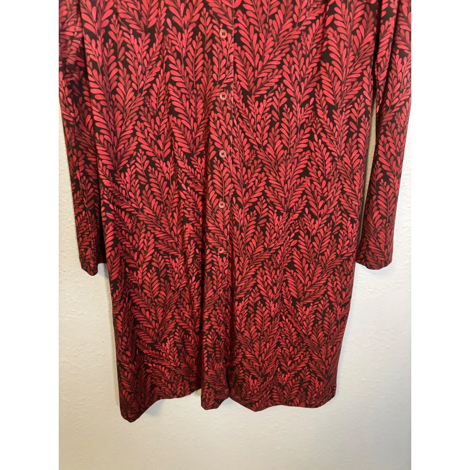 NWT Garnet Hill Red Black Leaf Print Long Sleeve V Neck Button Midi Dress Medium - Image 5