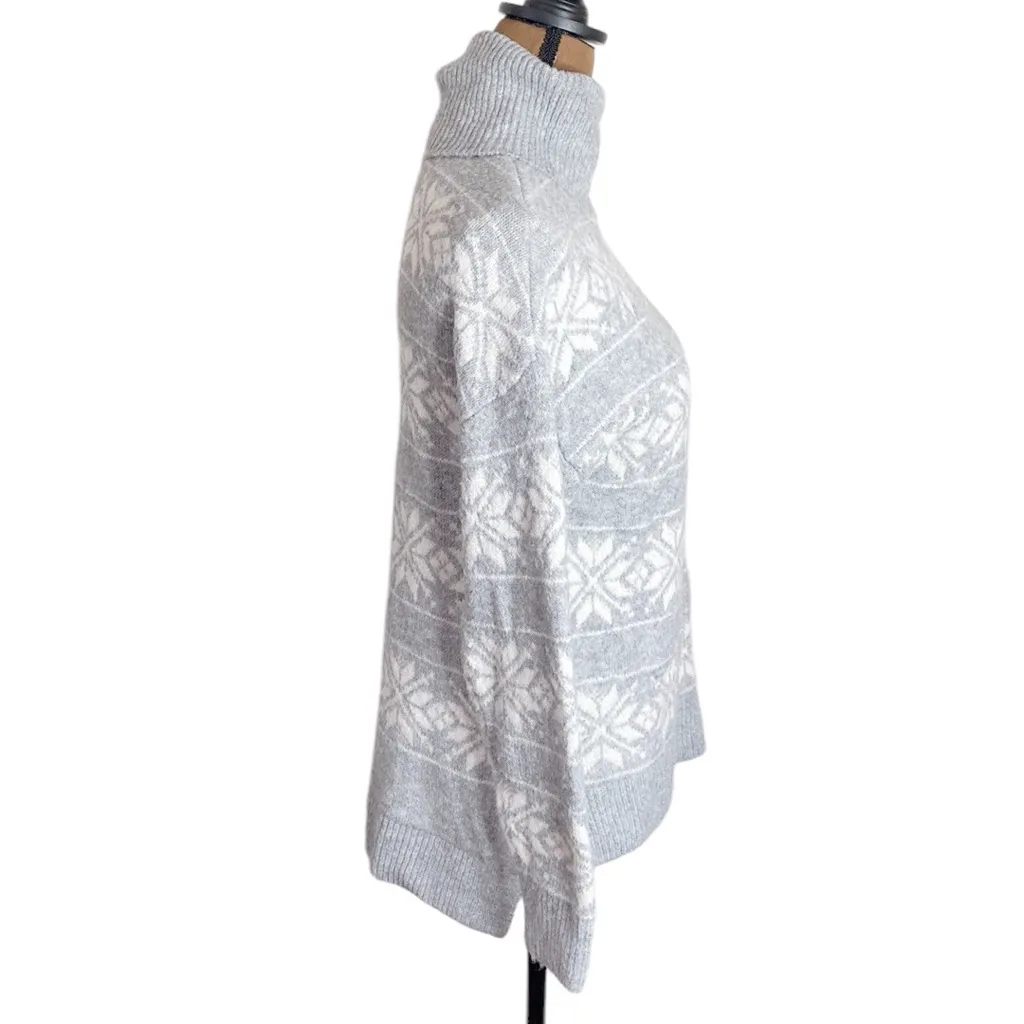 Cupcakes and Cashmere plush snowflake Nordic winter turtleneck sweater size M Gray Size M - Image 4