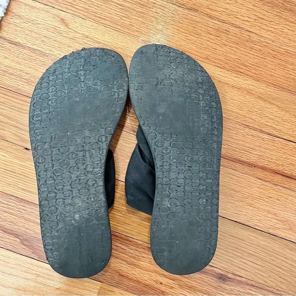 Sanuk Yoga Mat Sling 2 Sandal size 8 women’s black - Image 4