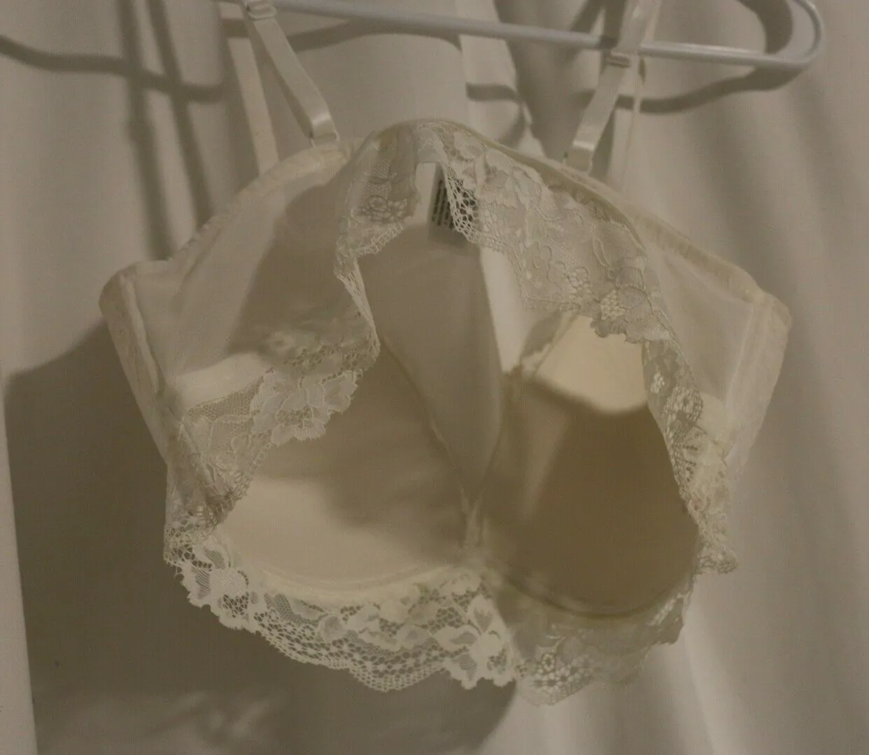Cream Lace Bralette 32 d/e - Image 4