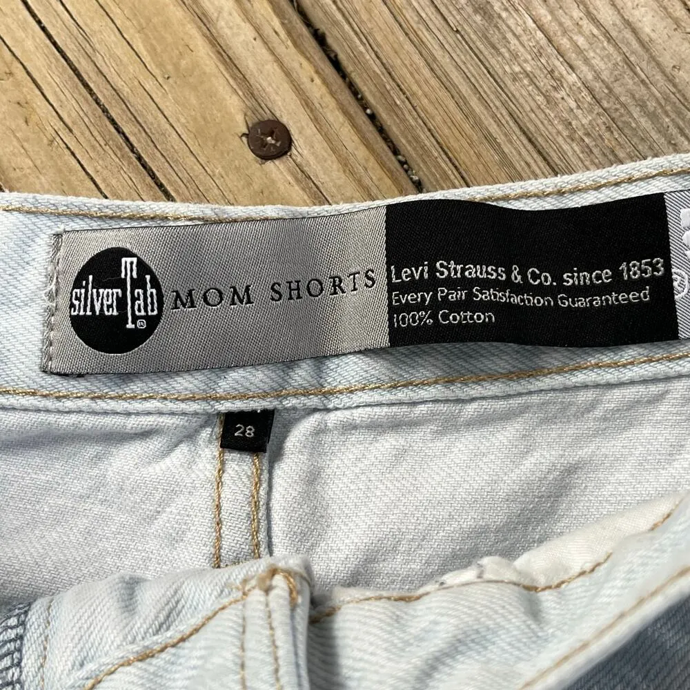 Levi's Silver Tab Mom Shorts Light Wash 100% Cotton Size 28" - Image 5