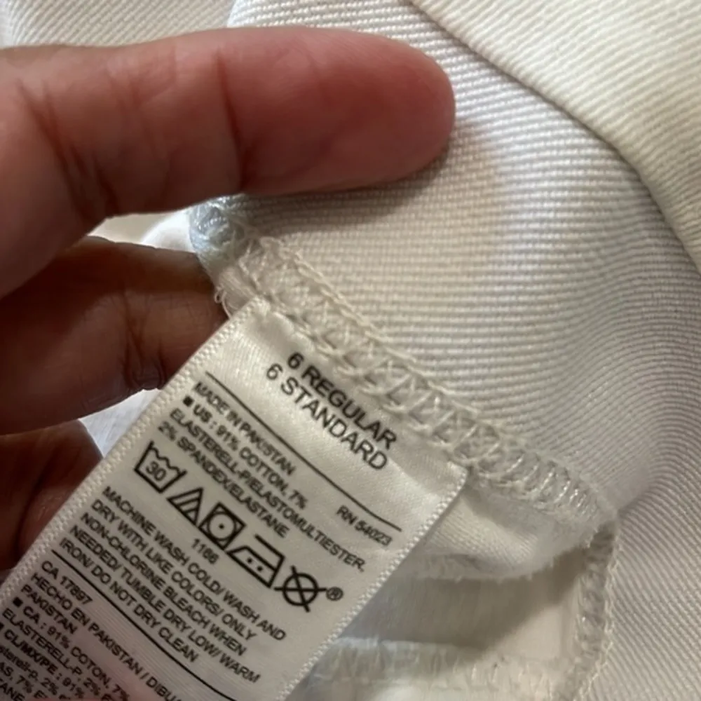 Old Navy Denim White Jeans Sz 6R Rockstar Jeggings EUC #1855 - Image 4