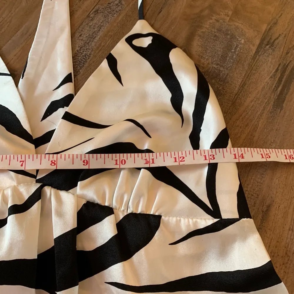 Holly Morgan Top 100% Silk Blouse Halter V Neck Size 6 Zebra Racer Back Mobwife - Image 4