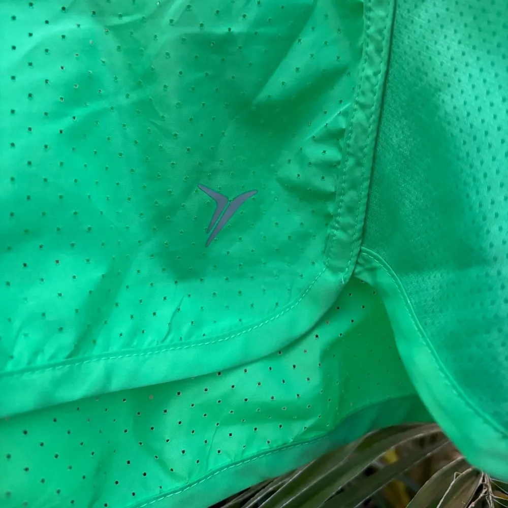 Old Navy Green Quick Dry Athletic Shorts Size XXL - Image 4