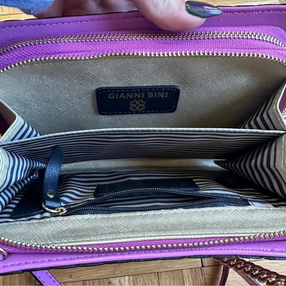 New Gianni Bini Lavender Purple Crossbody With Gold Chain - Image 6