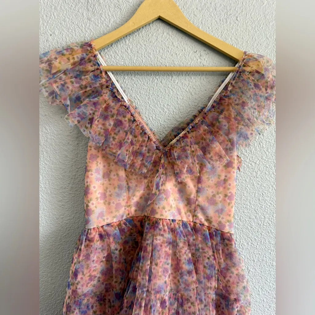 NWT DX Collection Deep V - Image 3