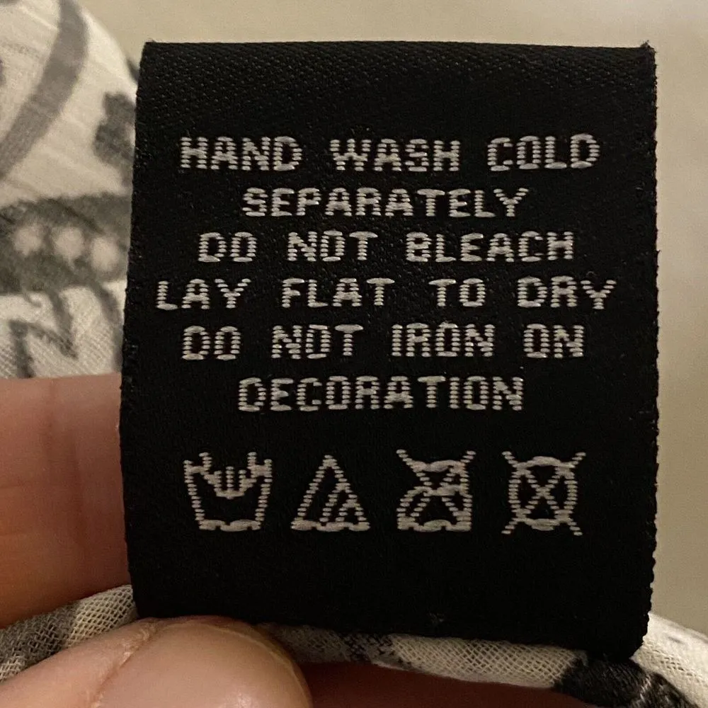 BcbgMaxazria womans grey & white Paisley no button vest with lace back size L/XL - Image 6