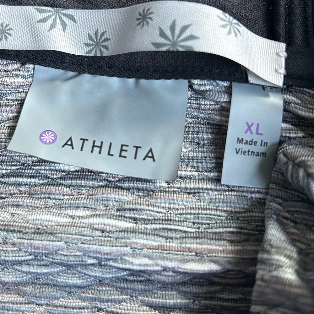 Athleta Snowscape Quilted Running Jacket Hoodie XL Gray Black - Image 5