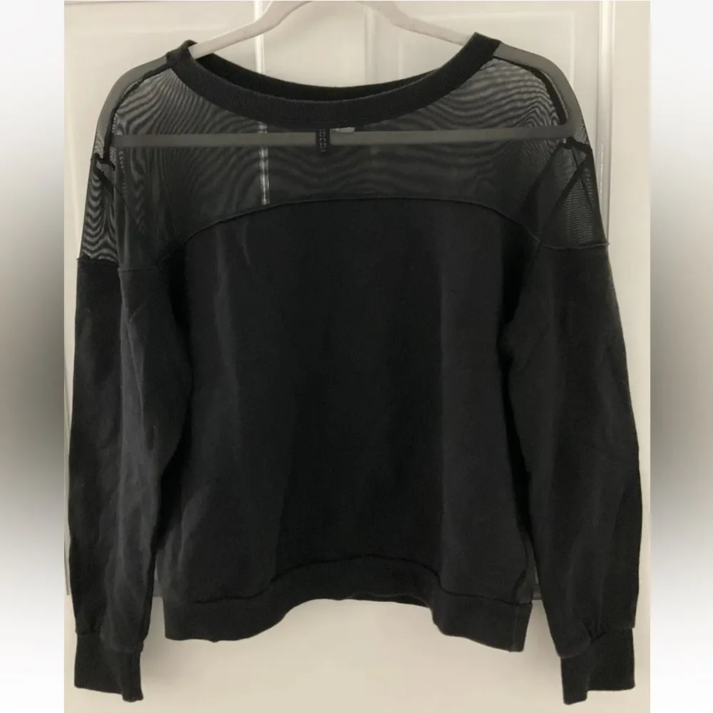 H&M Divided Black Longsleeve Crop Top Size M Medium #B2 - Image 4