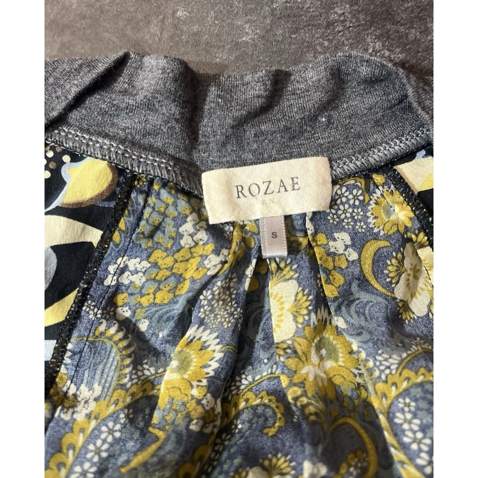 Rozae RN Sz. Small Silk Blouse Sleeveless Tie VNeck All Over Print BOHO USA Made - Image 5