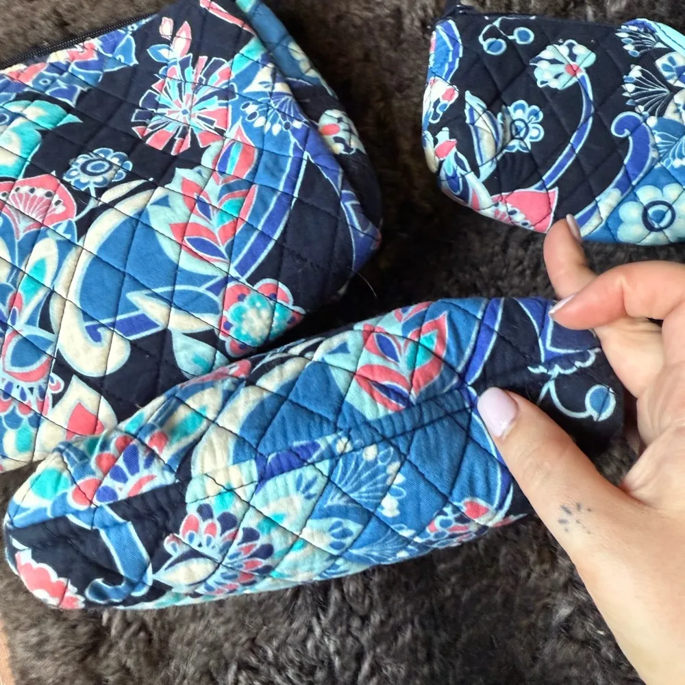VERA BRADLEY Floral Quilted Cosmetic Bag Set - Image 3