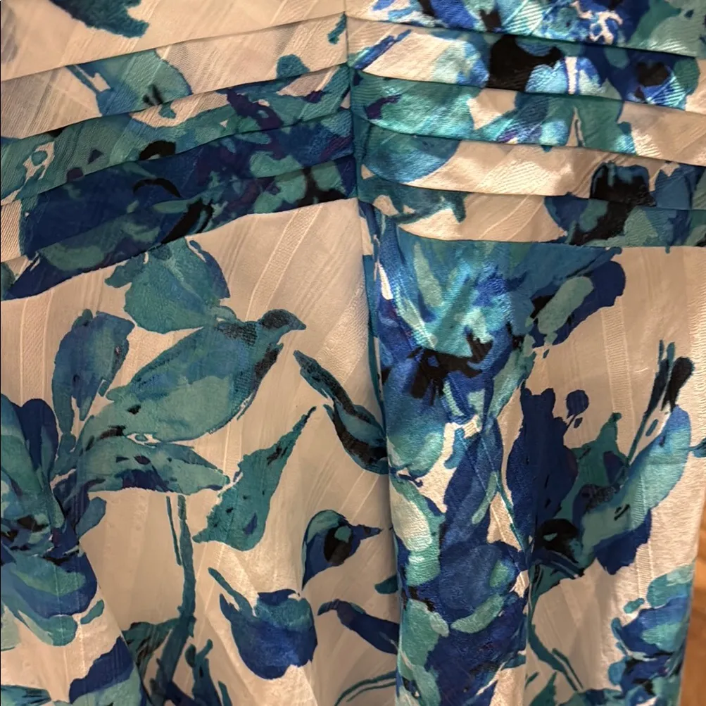 New Women’s Fashion Bug Floral Blue and White Dressy lined Dress size 12 - Image 3