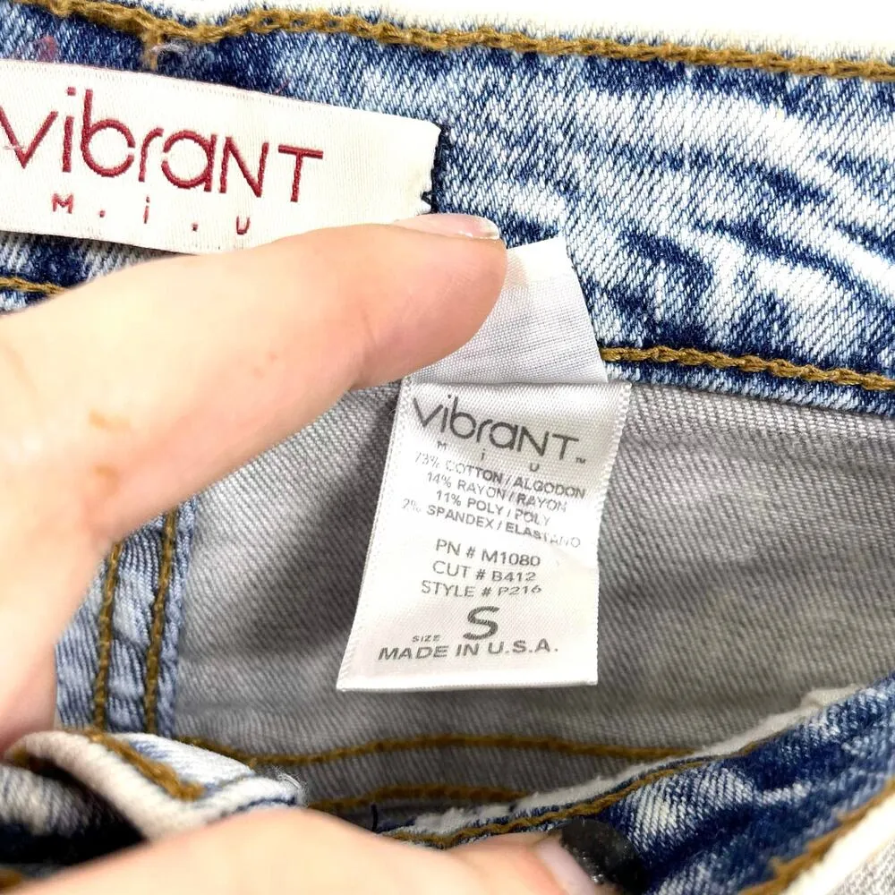 VIBRANT MIU Acid Washed Hi Rise Distressed Denim Shorts - Image 6