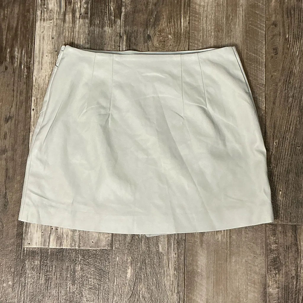 Express Cream Faux Leather Mini Skirt Size 8 - Image 5