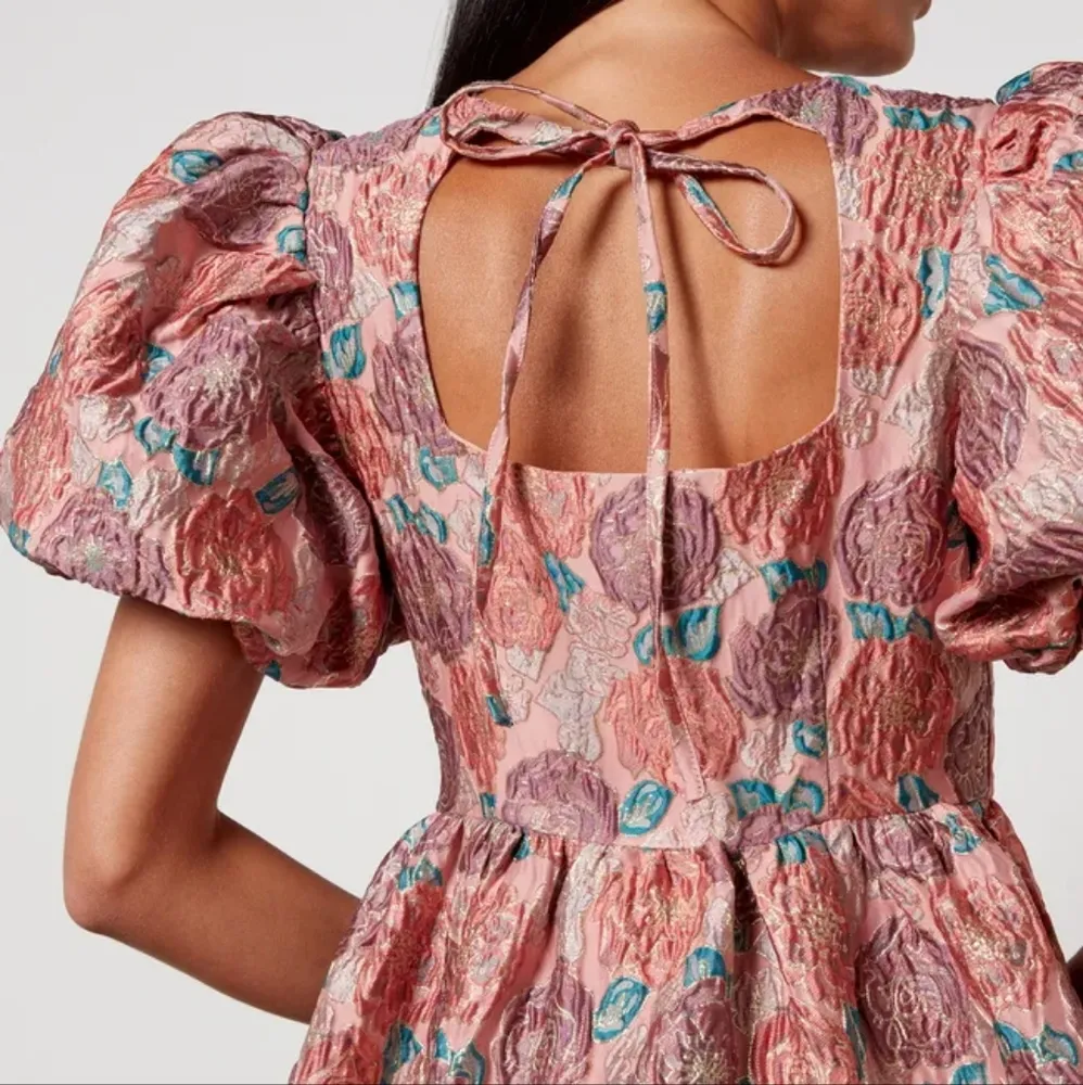 NWT  DREAM Nerissa Jacquard Midi Dress DREAM CORALS IN BLOOM  S - Image 9