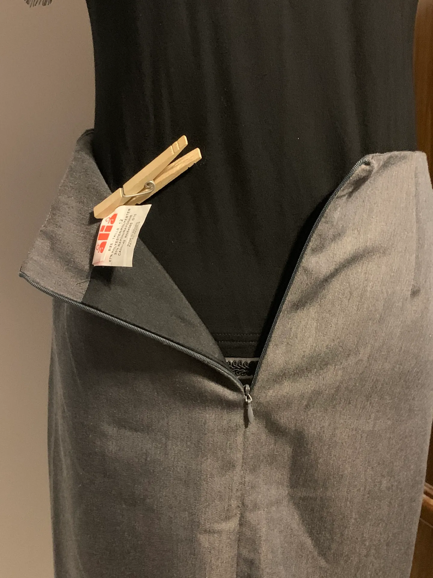 Alia Gray Pencil Skirt Size 12 - Image 5