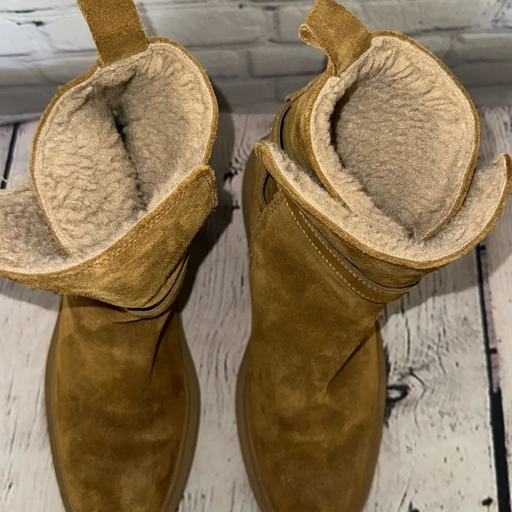 Woman’s US size 8.5 Genuine Suede and Faux Fur Boots - Image 13