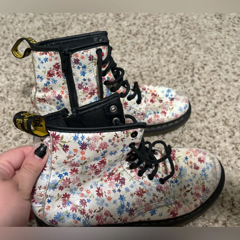 (Doc Martens) Floral Zipper Combat Boots: Size 3W or 1.5 Kids - Image 2