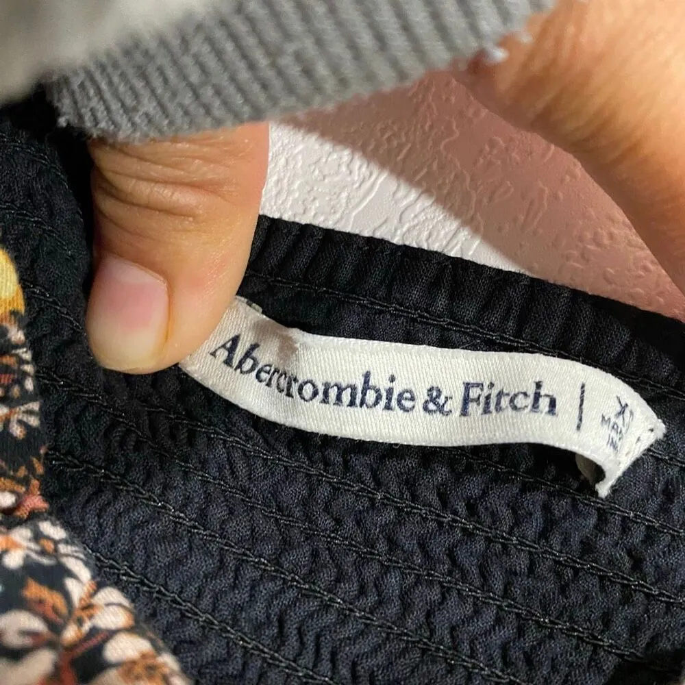 Abercrombie & Fitch Women’s Floral Smocked Bodysuit Size XS - Image 3