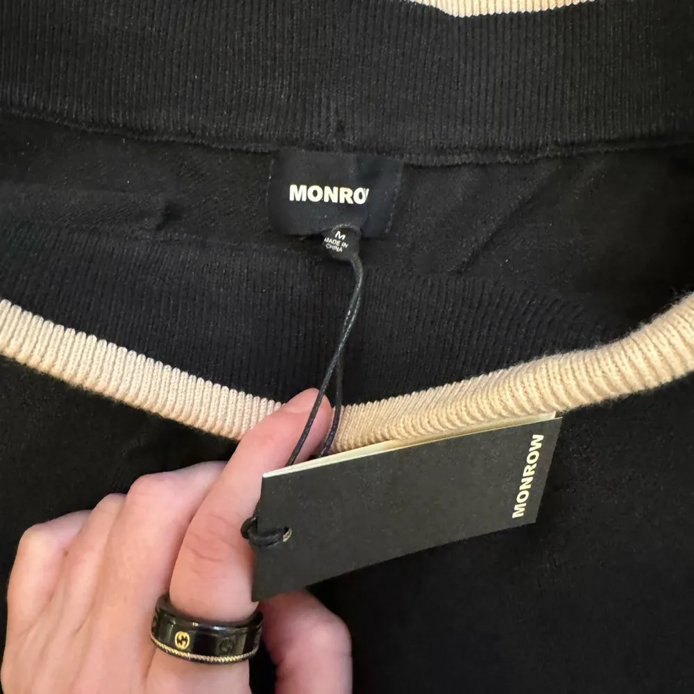 NWT Monrow Supersoft Sweater Knit Color block sweat pant Black Size M - Image 4