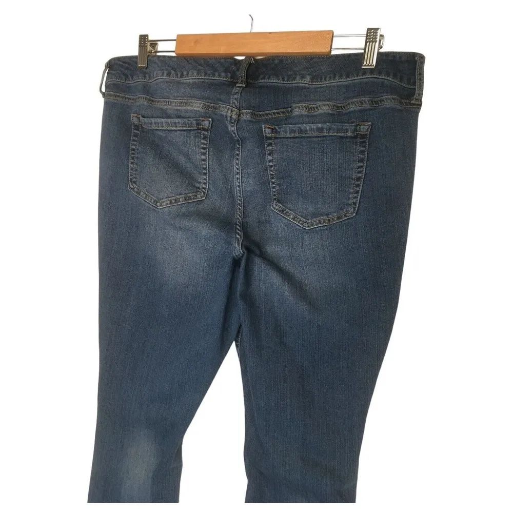 Torrid Jeans Womens 16R Boyfriend Distressed Mid Rise Medium Wash Wiskering Blue - Image 10