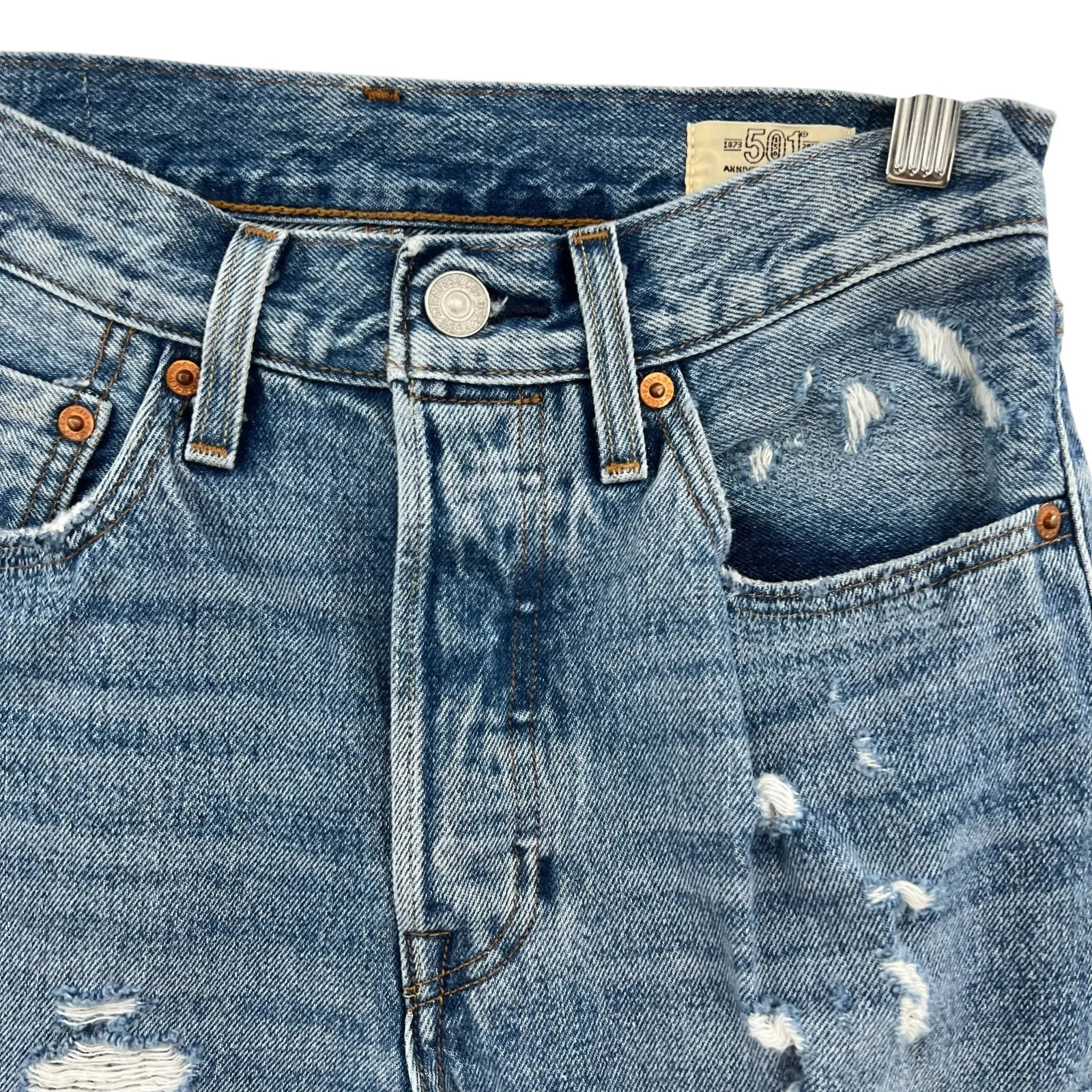 Levi's 501 Selvedge Jeans 150th Anniversary Light Indigo Wash Distressed Size 26 - Image 6